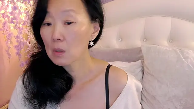 Snapshot of Asian_legs chatting on 20, 7, 2026 Asian legs online show from 20, 7, 2026