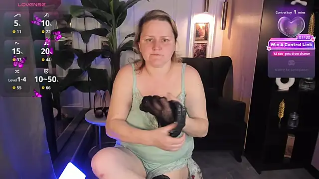Snapshot of ScarlettSoft chatting on 14, 5, 2026 ScarlettSoft online show from 14, 5, 2026