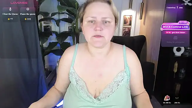 Snapshot of ScarlettSoft chatting on 16, 5, 2026 ScarlettSoft online show from 16, 5, 2026