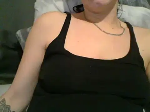 geilmeisje98 online show from 24, 1, 2025