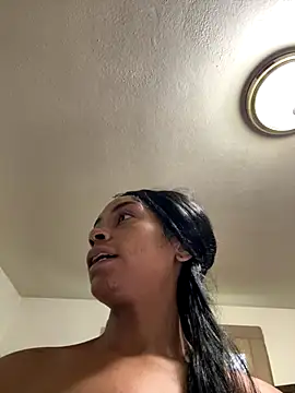 EvyThorne online show from 12, 10, 2025