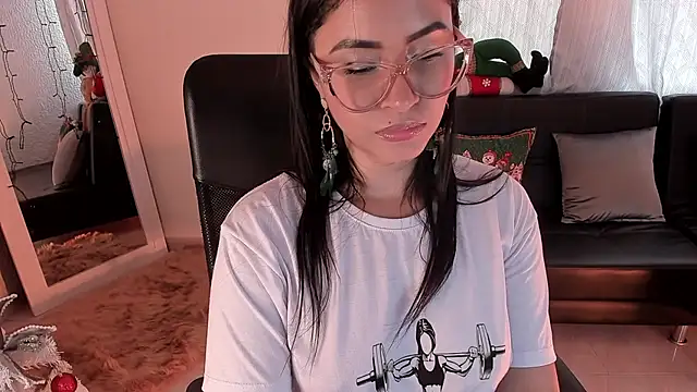 Snapshot of PaulinaBelushi chatting on 13, 12, 2024 PaulinaBelushi online show from 13, 12, 2024