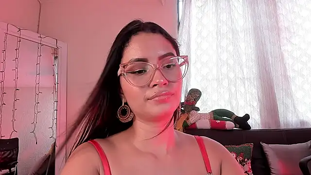 Snapshot of PaulinaBelushi chatting on 18, 12, 2024 PaulinaBelushi online show from 18, 12, 2024