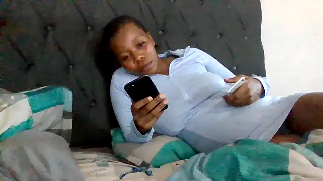 Snapshot of cherryontopy chatting on 12, 3, 2025 cherryontopy online show from 12, 3, 2025