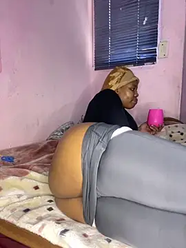 Snapshot of cherryontopy chatting on 21, 10, 2025 cherryontopy online show from 21, 10, 2025