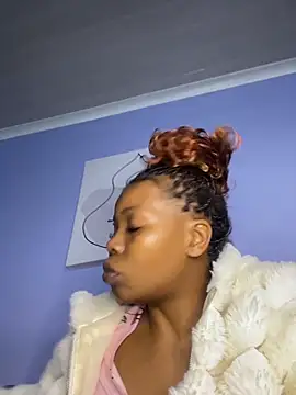 Snapshot of cherryontopy chatting on 5, 11, 2025 cherryontopy online show from 5, 11, 2025