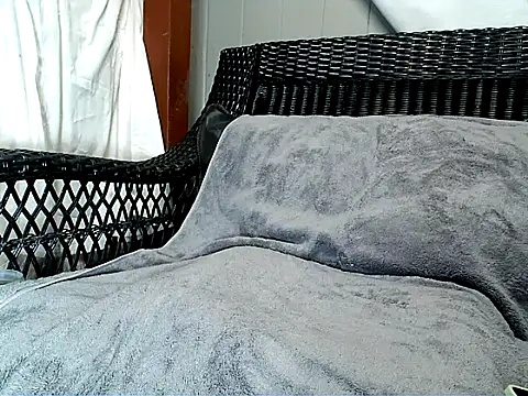 HungHawaiian808xh online show from 8, 4, 2026