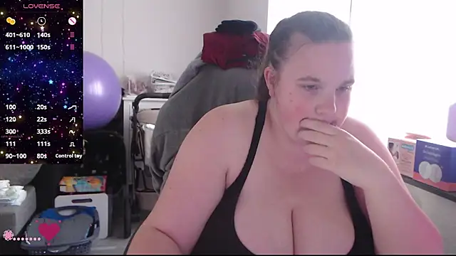 Snapshot of AureliaWinter chatting on 17, 6, 2026 AureliaWinter online show from 17, 6, 2026