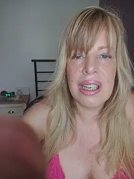 Snapshot of msjuicylucy1982 chatting on 23, 5, 2026 msjuicylucy1982 online show from 23, 5, 2026