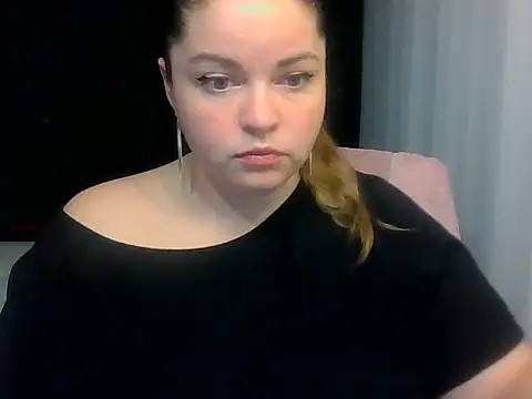 Snapshot of cute__cherry chatting on 31, 7, 2026 cute cherry online show from 31, 7, 2026