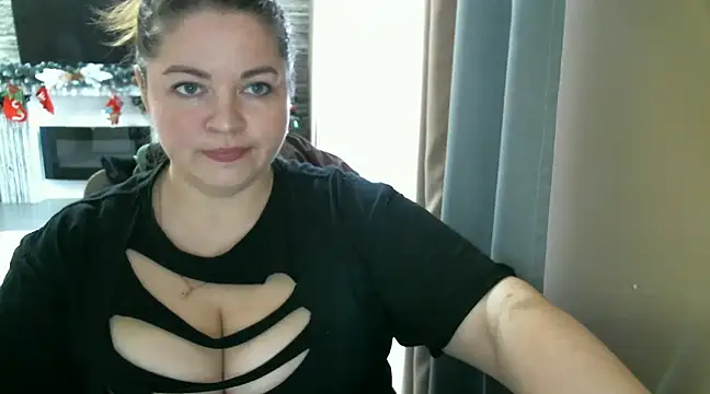 Snapshot of cute__cherry chatting on 11, 2, 2025 cute  cherry online show from 11, 2, 2025