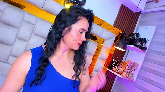 bigass monic online show from 15, 4, 2026