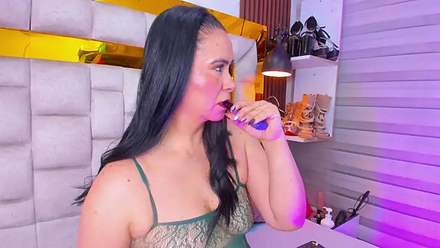 bigass monic online show from 10, 4, 2026