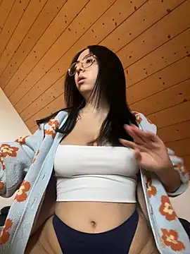 NattCastillo online show from 7, 2, 2025