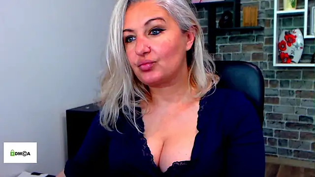 Snapshot of angel_devil_milf chatting on 7, 5, 2026 angel devil milf online show from 7, 5, 2026