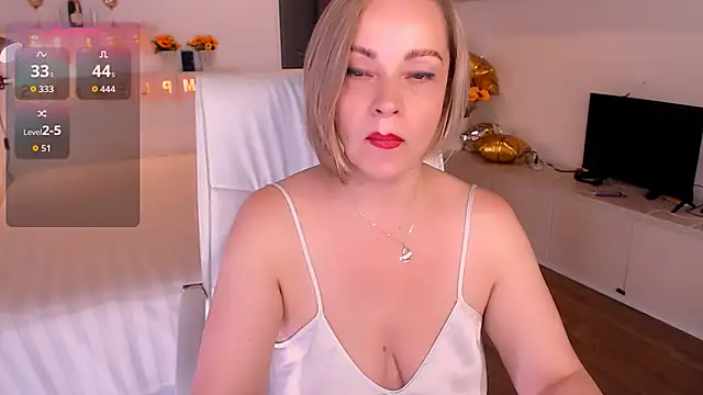 Tilly Eliot online show from 10, 11, 2025