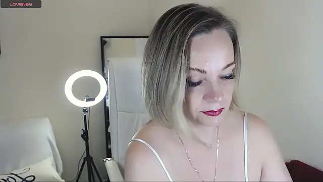 Tilly Eliot online show from 9, 2, 2025