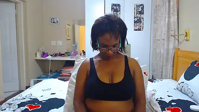 Snapshot of Hotgrannyx chatting on 6, 3, 2025 Hotgrannyx online show from 6, 3, 2025
