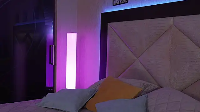 GirlGogo online show from 5, 11, 2025