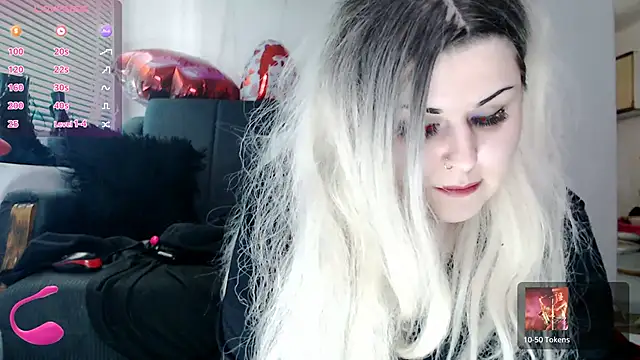Psychobitch7 online show from 4, 3, 2025