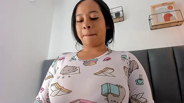 MaraOwen  online show from 25, 5, 2026