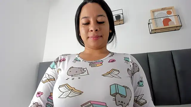 MaraOwen  online show from 5, 5, 2026