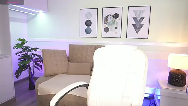 Snapshot of MaddyWattson chatting on 2, 12, 2025 MaddyWattson online show from 2, 12, 2025