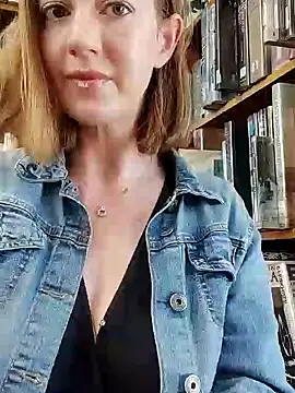 TopsyWilde online show from 12, 2, 2025