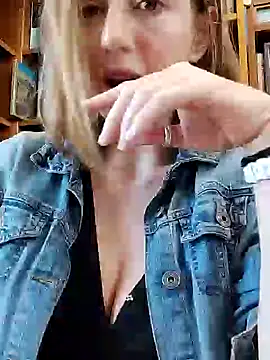 TopsyWilde online show from 10, 2, 2025