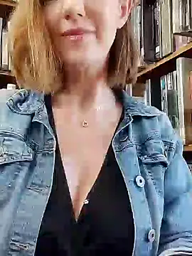 TopsyWilde online show from 11, 2, 2025
