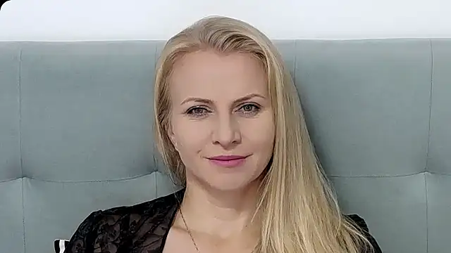 Snapshot of K__Adrienne chatting on 3, 10, 2025 K Adrienne online show from 3, 10, 2025