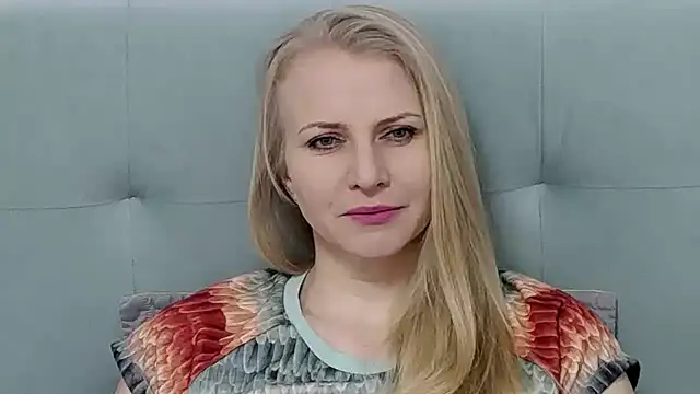 Snapshot of K__Adrienne chatting on 2, 3, 2025 K Adrienne online show from 2, 3, 2025