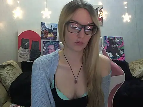 Snapshot of SecretSophia chatting on 1, 10, 2025 SecretSophia online show from 1, 10, 2025