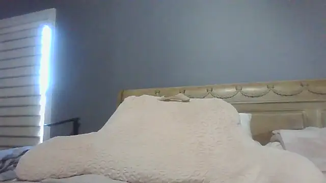 Lisaisluscious online show from 12, 3, 2025