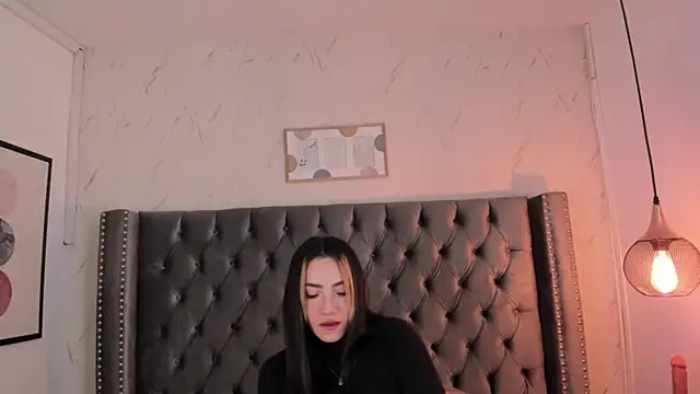 Kim Blane online show from 3, 12, 2025