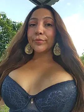 VickyHoult online show from 6, 11, 2025