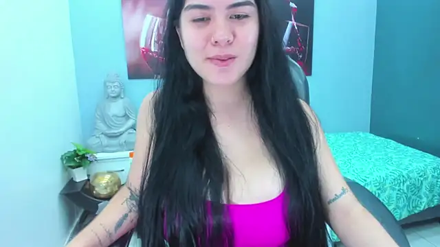 Snapshot of pearl_weet chatting on 26, 2, 2025 pearl weet online show from 26, 2, 2025