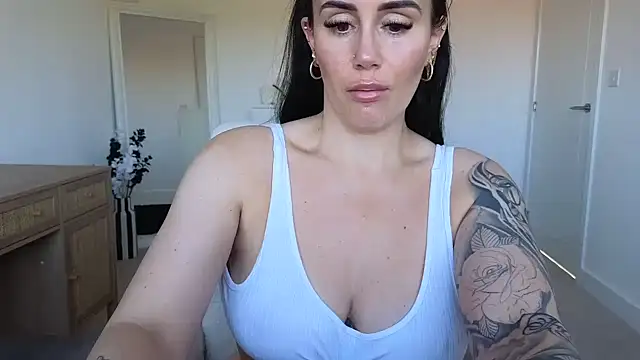 LibbyLoveHeartx online show from 18, 4, 2026