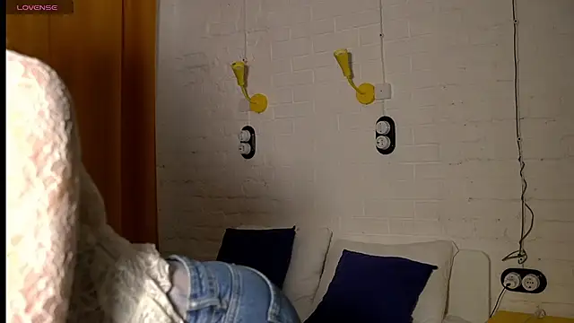 Snapshot of Danielle_Thomas chatting on 15, 11, 2025 Danielle Thomas online show from 15, 11, 2025