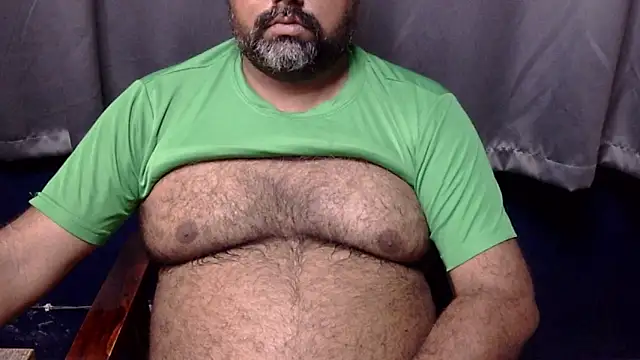 Snapshot of hairysubcub_70 chatting on 10, 7, 2026 hairysubcub 70 online show from 10, 7, 2026