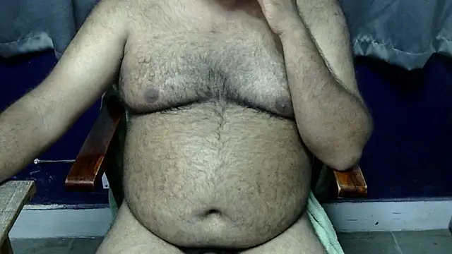 Snapshot of hairysubcub_70 chatting on 29, 6, 2026 hairysubcub 70 online show from 29, 6, 2026