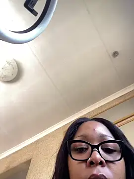 Snapshot of sexyTHANDO chatting on 4, 2, 2025 sexyTHANDO online show from 4, 2, 2025