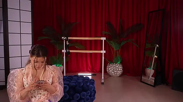 KittyCaitlin online show from 20, 11, 2025