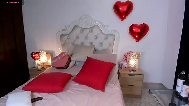 Anna Caruso online show from 12, 2, 2025