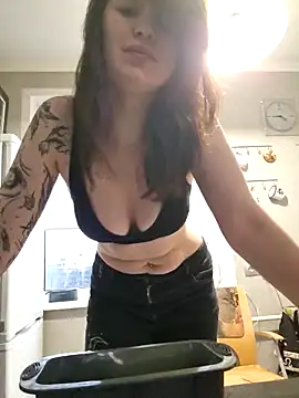 LazyTanukii online show from 22, 12, 2025