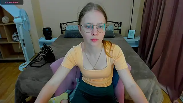 Snapshot of CharmedDoll chatting on 20, 6, 2026 CharmedDoll online show from 20, 6, 2026