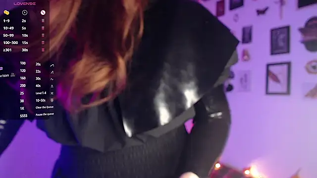 auroralatexprincess online show from 30, 10, 2025