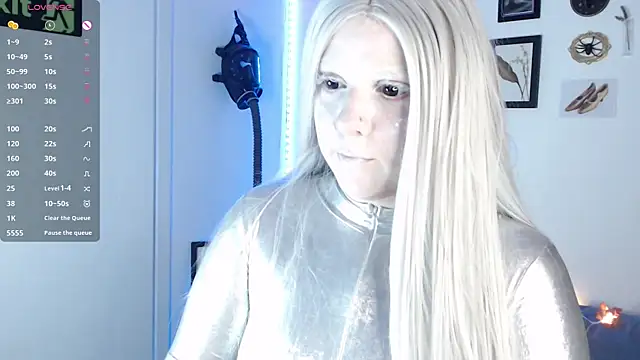 auroralatexprincess online show from 28, 10, 2025