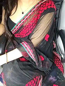 Snapshot of aliyaah_singh chatting on 13, 5, 2026 aliyaah singh online show from 13, 5, 2026