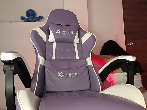 cutie and slutty online show from 14, 10, 2025